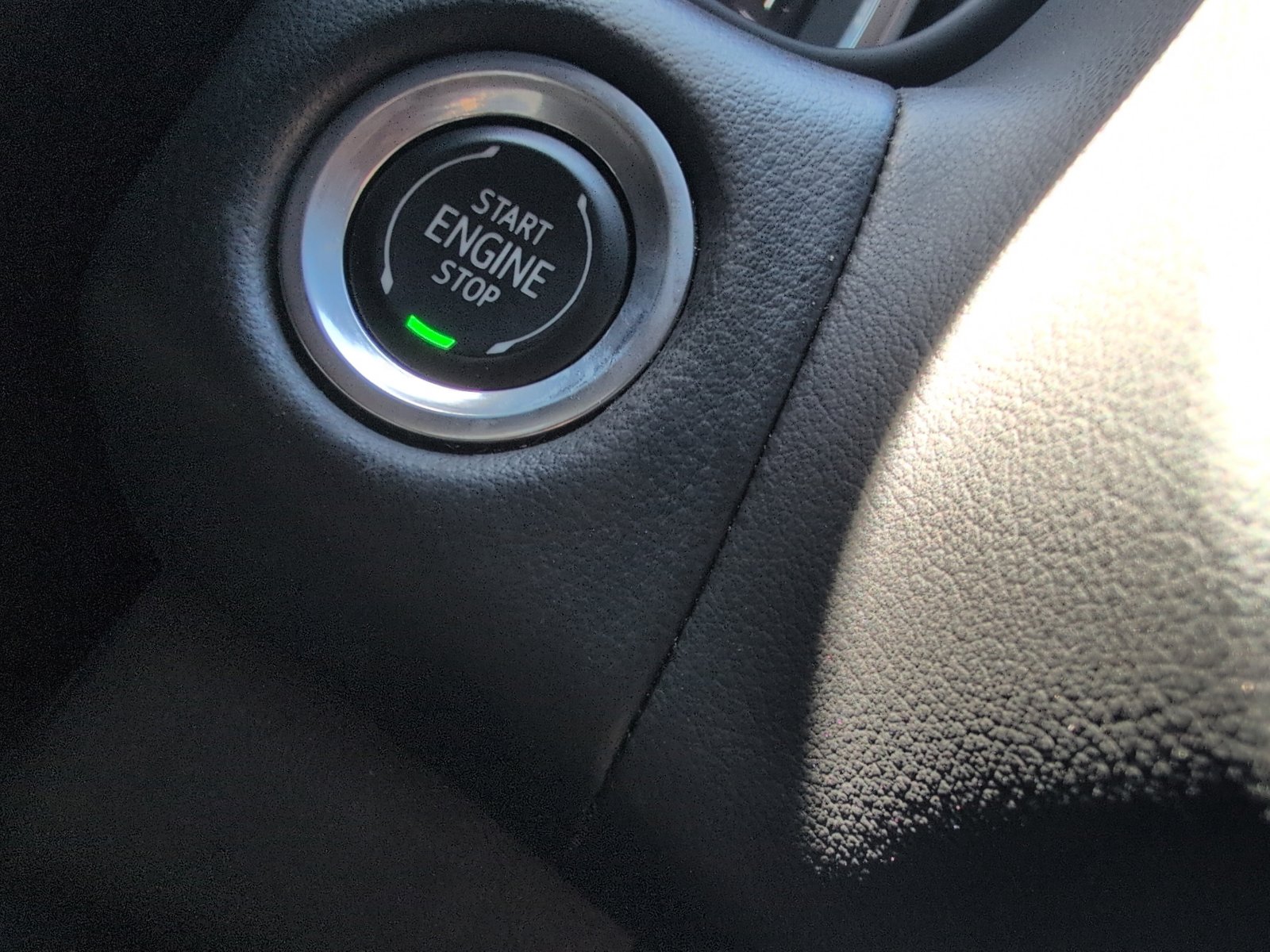 Used 2022 GMC Yukon AT4 image 35