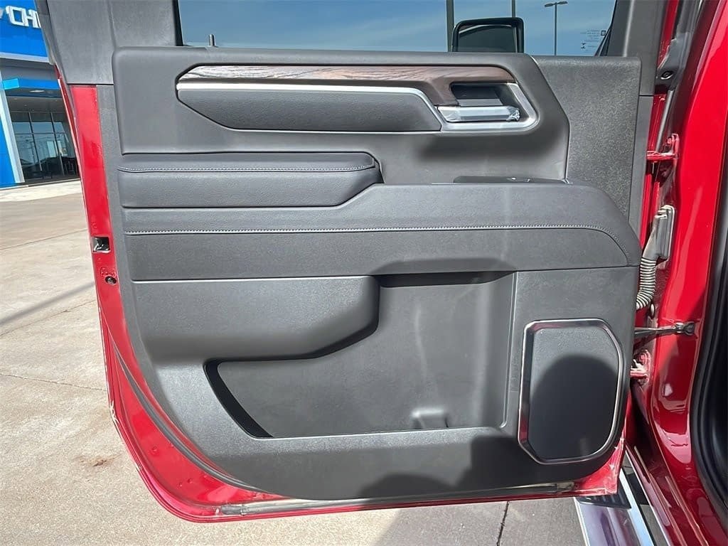 New 2025 GMC Sierra 2500 SLT w/ SLT Premium Package image 13