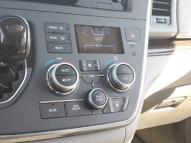 Used 2015 Toyota Sienna XLE w/ XLE Navigation Package FWD image 28