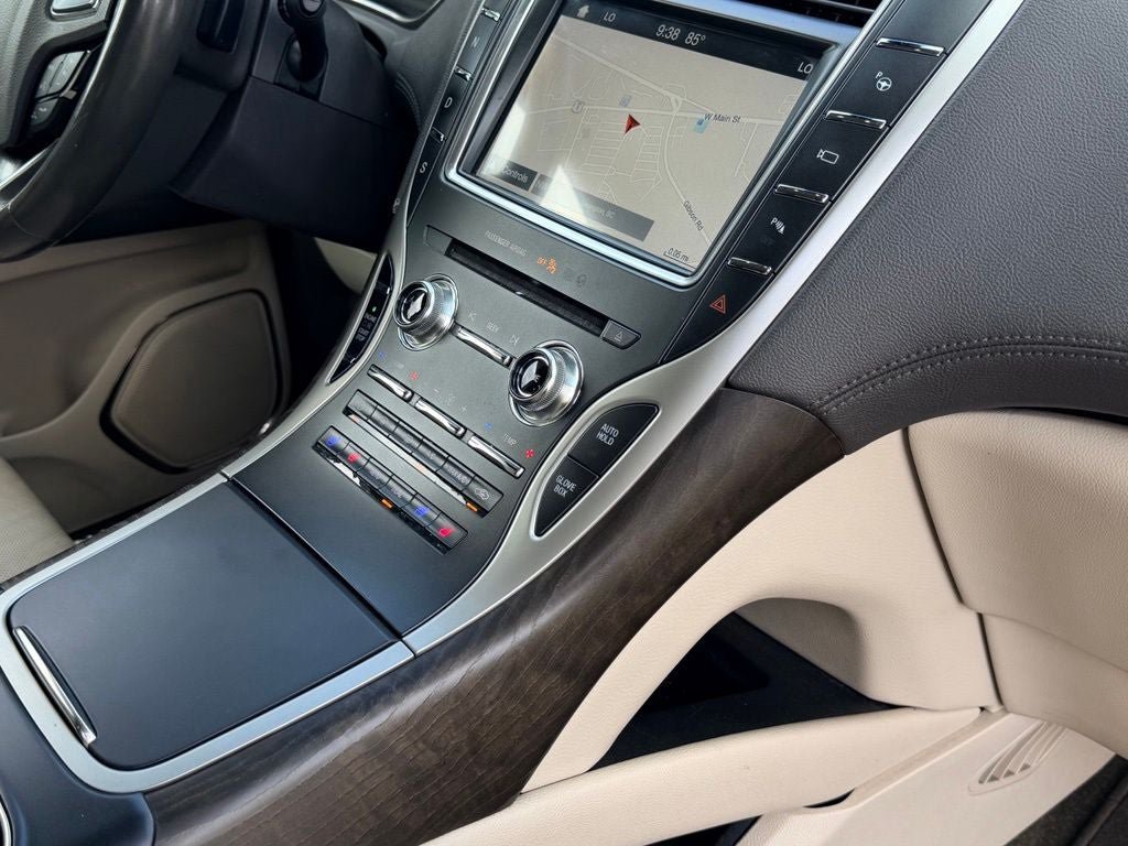 Used 2018 Lincoln MKX Reserve w/ Driver Assistance Package FWD image 15