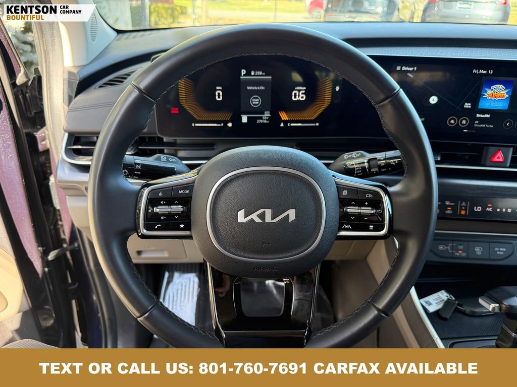 Used 2025 Kia Carnival FWD image 17