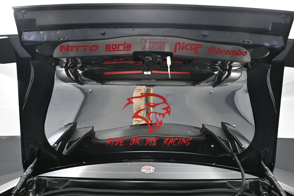 Used 2016 Dodge Challenger SRT Hellcat RWD image 38