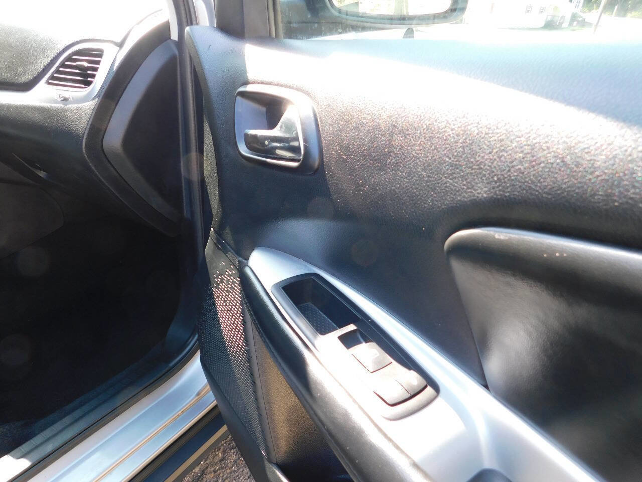 Used 2017 Dodge Journey SXT w/ Safe & Sound Group image 19