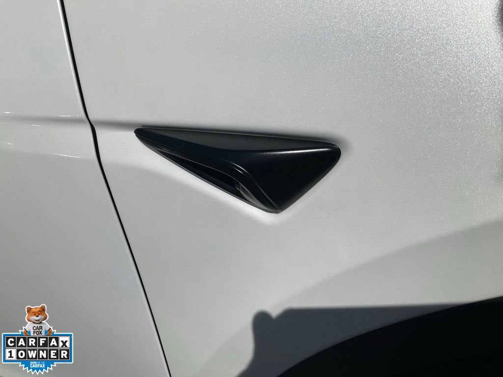 Used 2023 Tesla Model Y Long Range AWD/4WD image 81