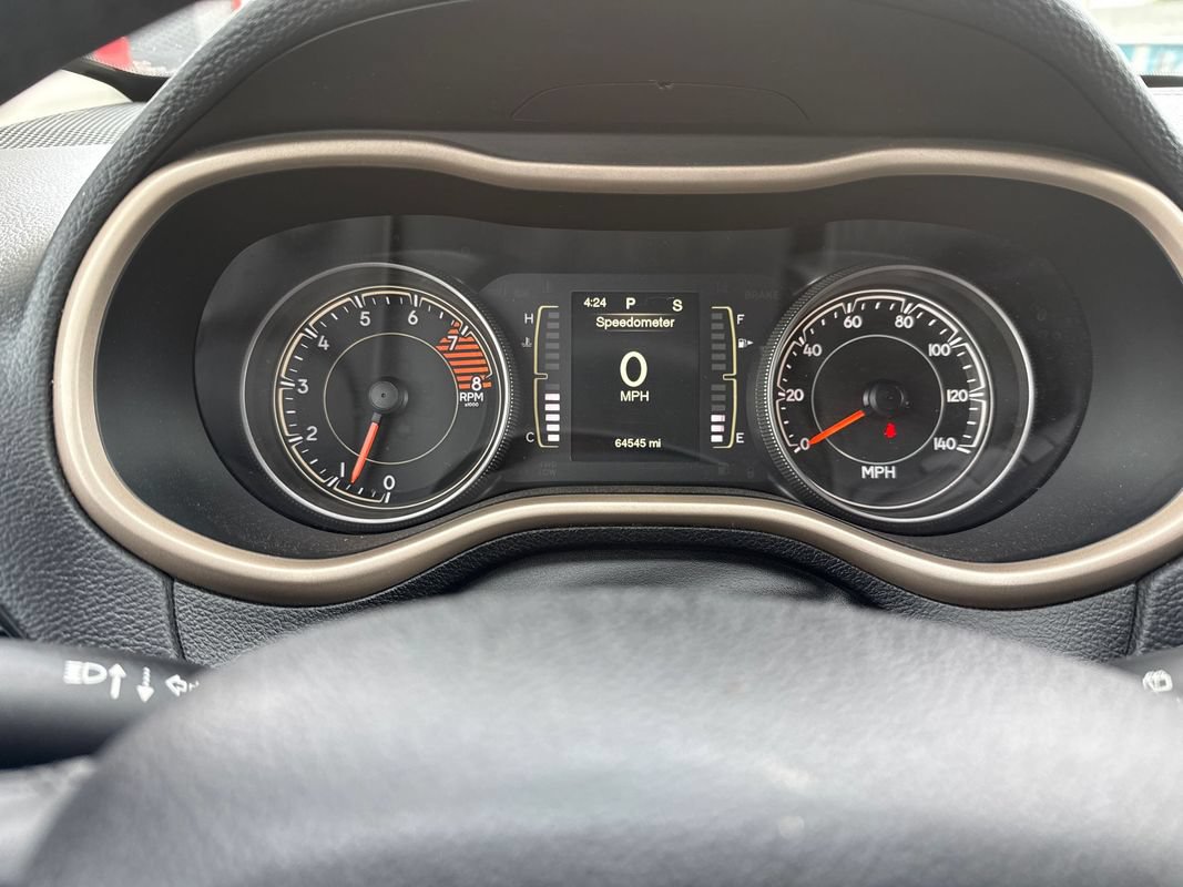 Used 2017 Jeep Cherokee Latitude AWD/4WD image 22