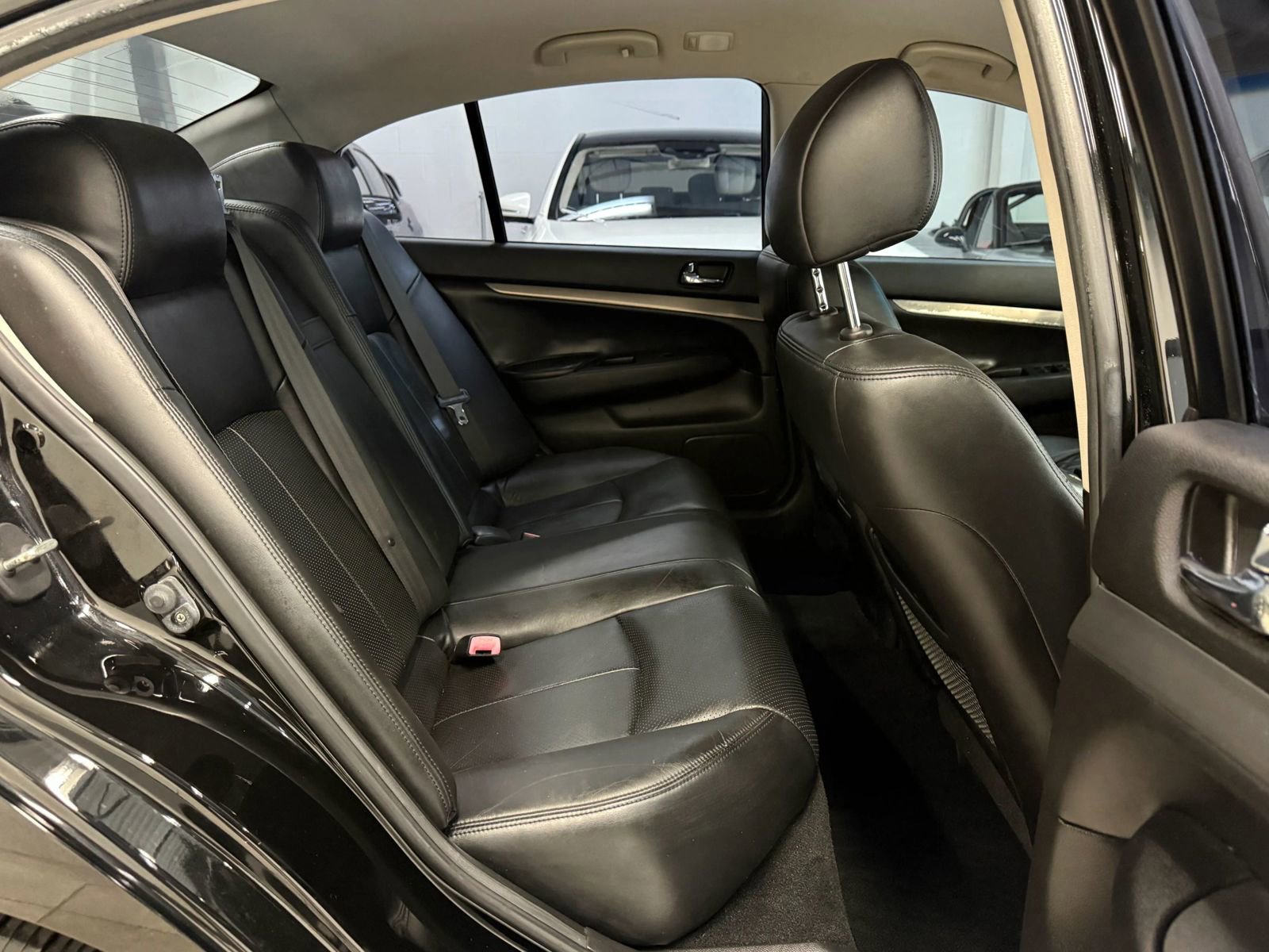 Used 2011 INFINITI G37 Journey image 21