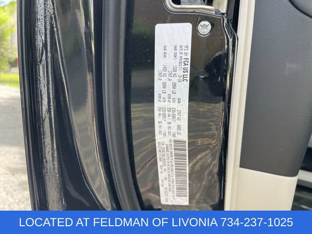 Used 2018 Chrysler Pacifica Touring-L w/ Premium Audio Group FWD image 32