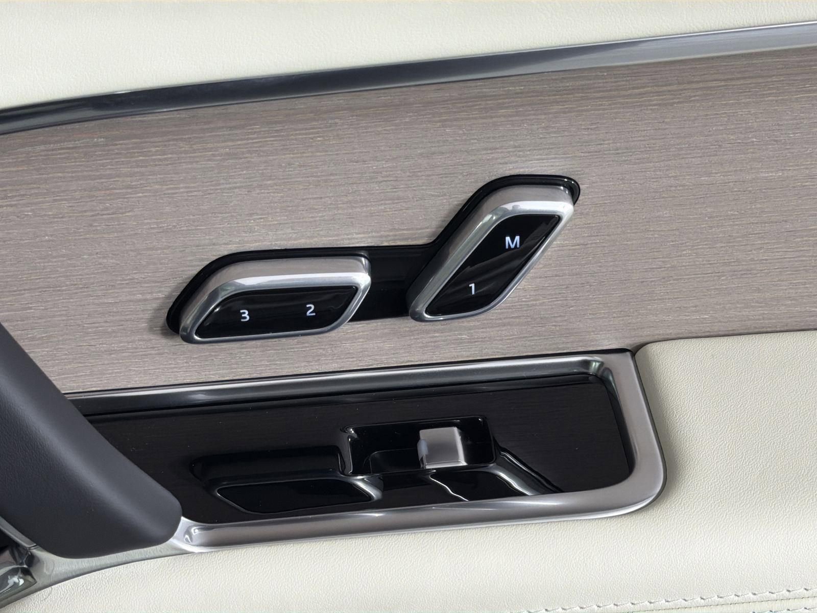 New 2026 Land Rover Range Rover SE image 33