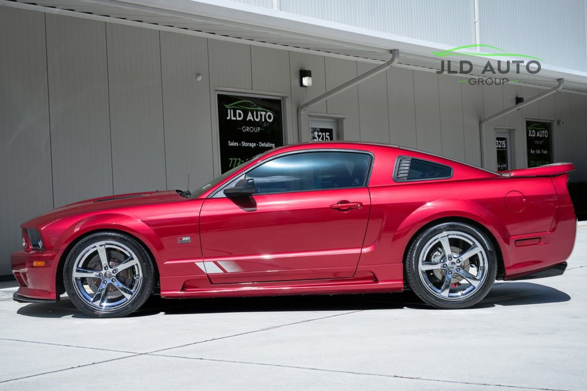 Used 2007 Ford Mustang GT RWD image 3