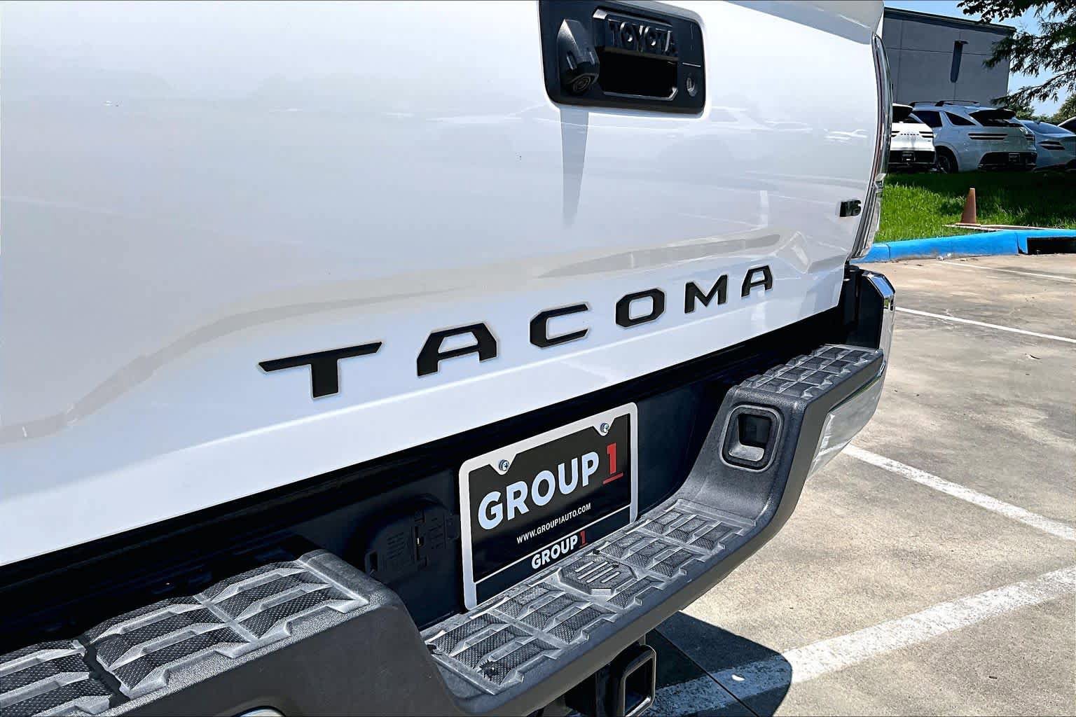 Used 2022 Toyota Tacoma TRD Off-Road AWD/4WD image 29