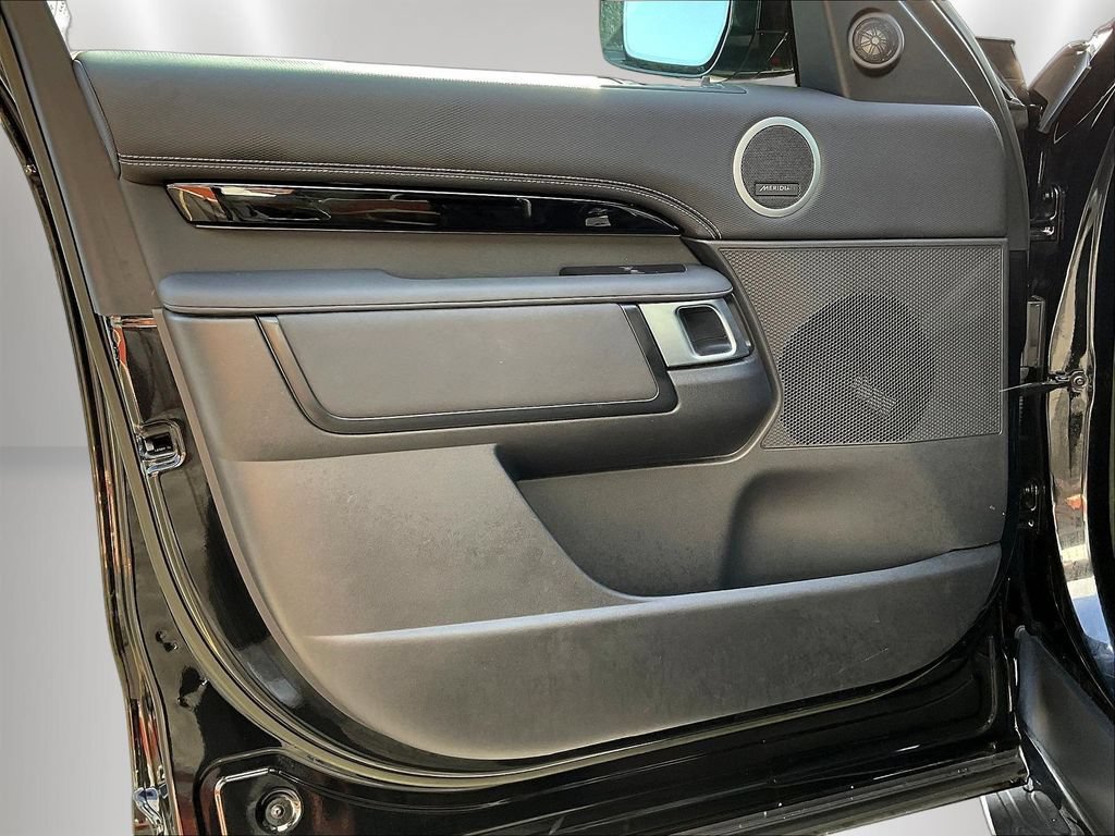 Used 2023 Land Rover Discovery S R-Dynamic AWD/4WD image 19