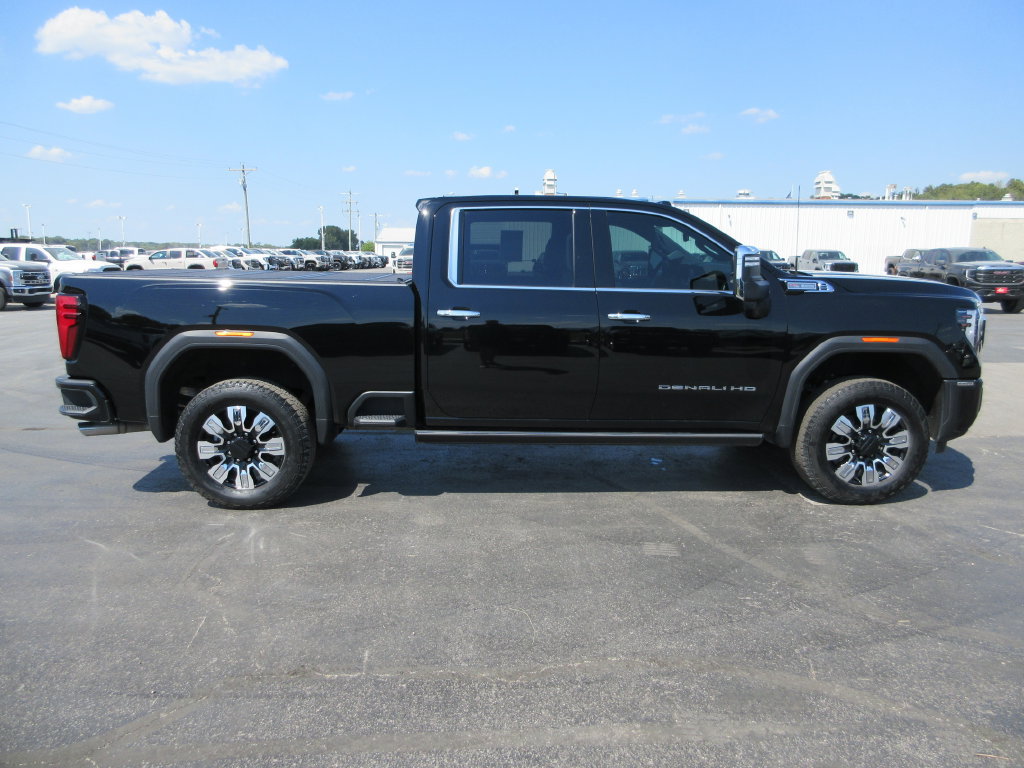 Certified 2025 GMC Sierra 2500 Denali w/ Denali Reserve Package AWD/4WD image 5