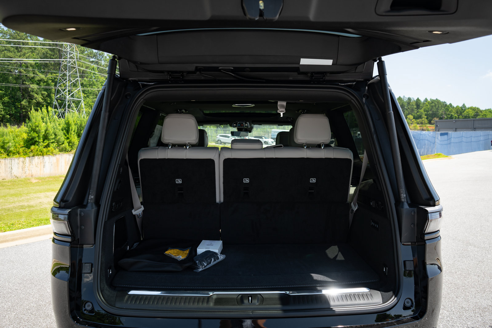 New 2026 Jeep Grand Wagoneer Summit w/ Rear Seat Video Group I AWD/4WD image 17