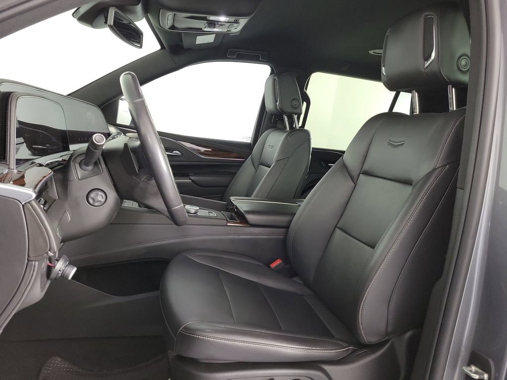 Used 2022 Cadillac Escalade Luxury RWD image 16
