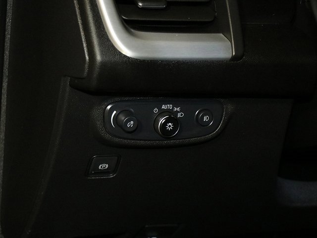 Used 2024 GMC Terrain SLT image 24