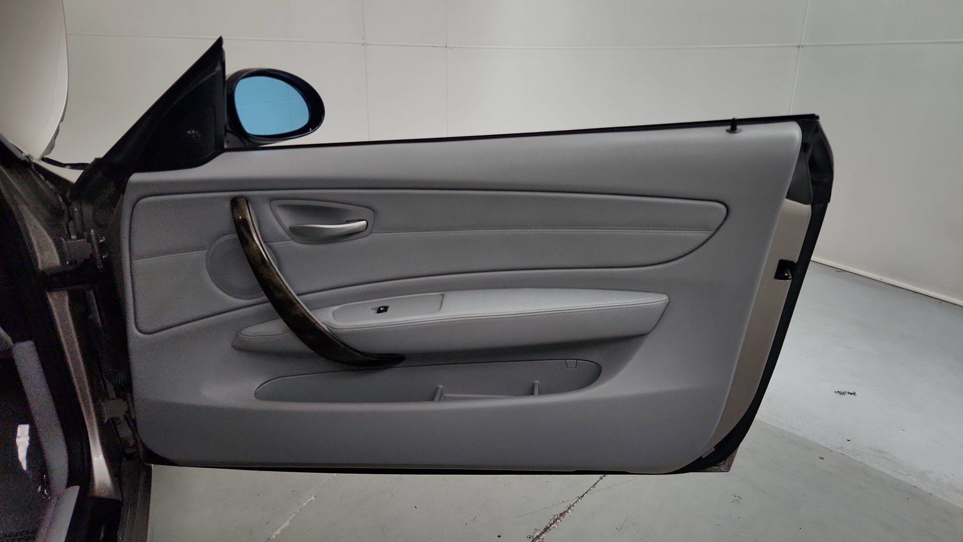 Used 2008 BMW 135i Convertible RWD image 24