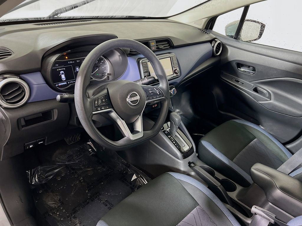 Used 2024 Nissan Versa SV FWD image 9