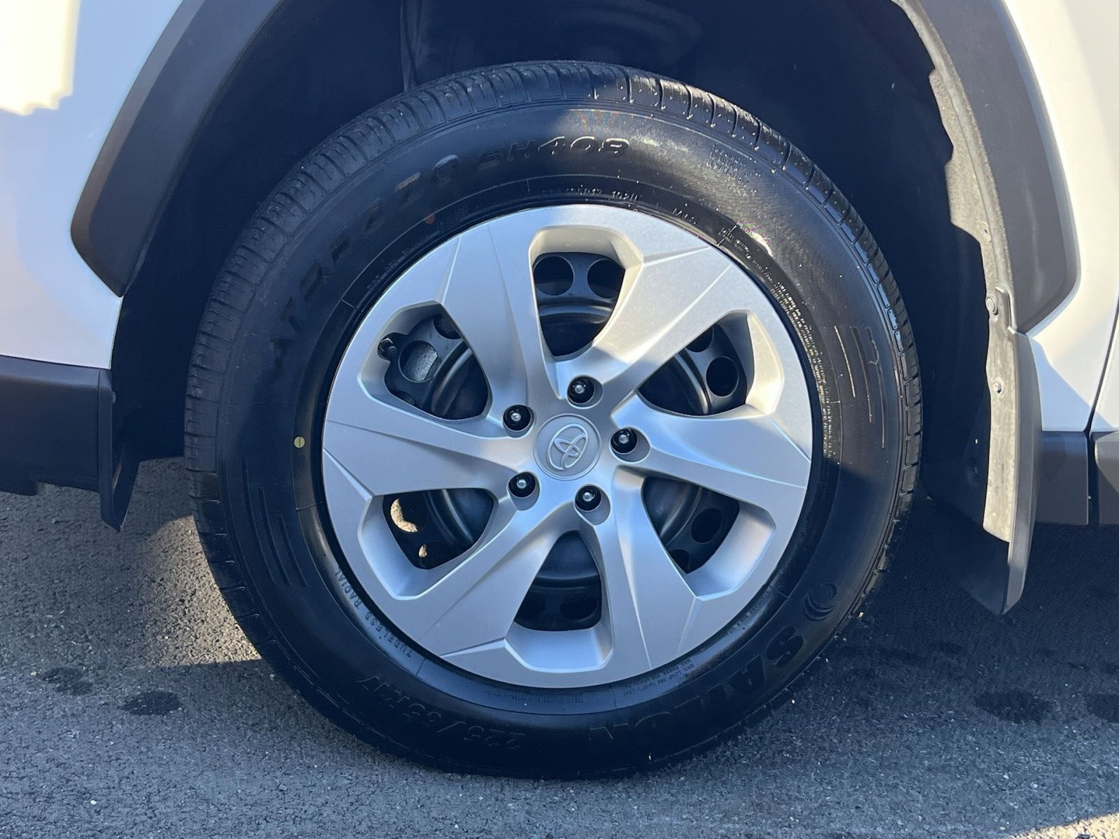 Used 2023 Toyota RAV4 LE image 10