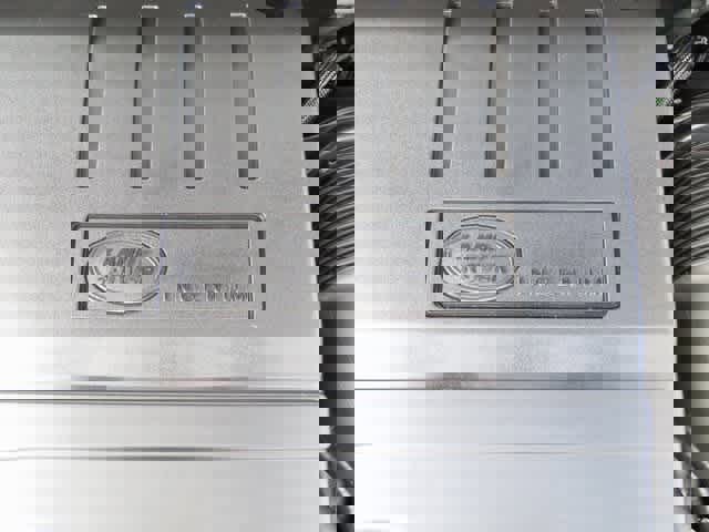 Used 2024 Land Rover Range Rover Evoque S image 11