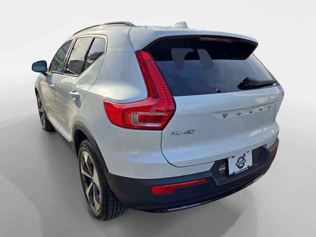 Certified 2023 Volvo XC40 B5 Plus w/ Driver Assist Package image 6