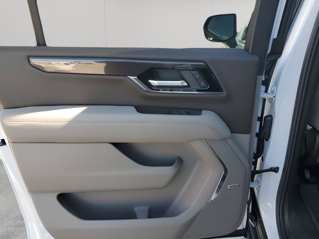 New 2026 GMC Yukon XL Elevation w/ LPO, Floor Liner Package image 17