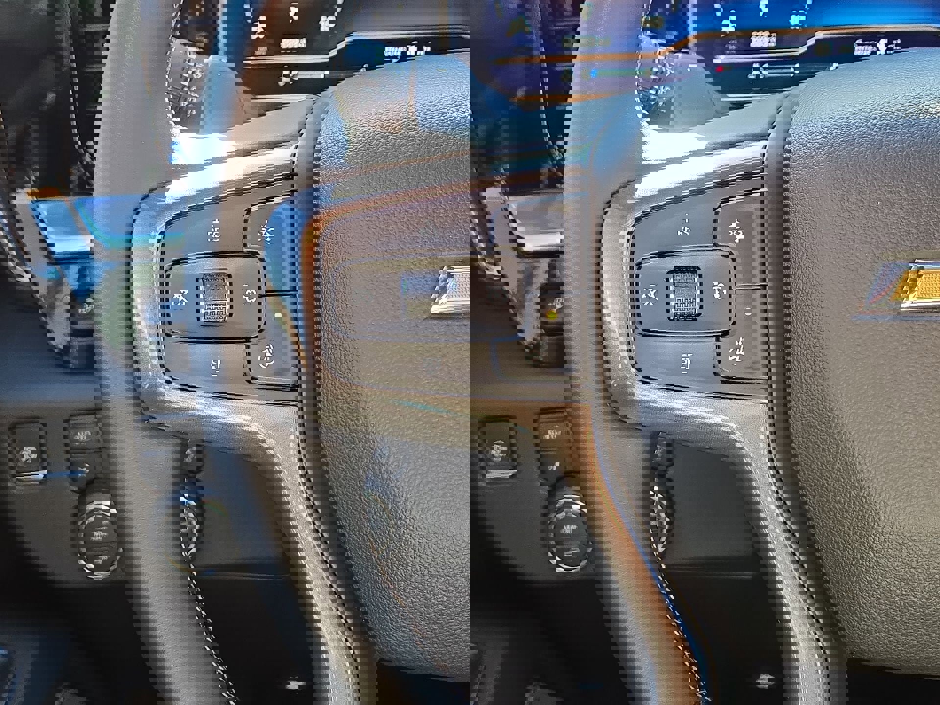 Used 2025 Chevrolet Silverado 1500 High Country w/ Technology Package image 21