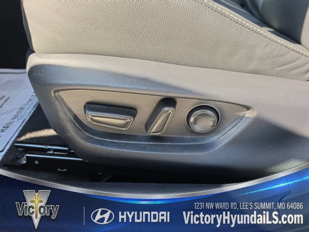 Used 2025 Toyota Camry SE FWD image 10