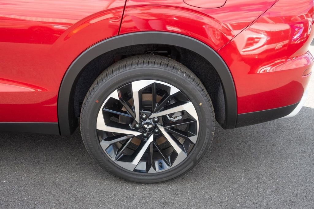 New 2025 Mitsubishi Outlander 4WD Plug-In Hybrid image 17