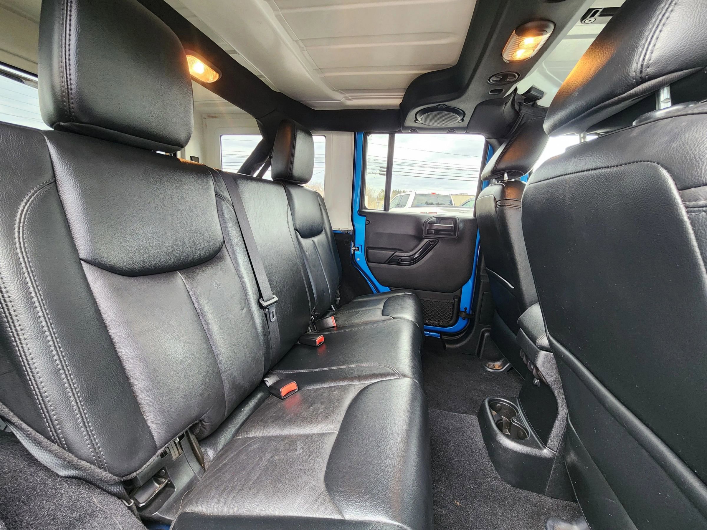 Used 2014 Jeep Wrangler Unlimited Sahara image 43