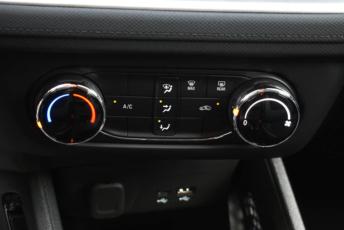 Used 2024 Chevrolet TrailBlazer LS w/ LS Convenience Package AWD/4WD image 17
