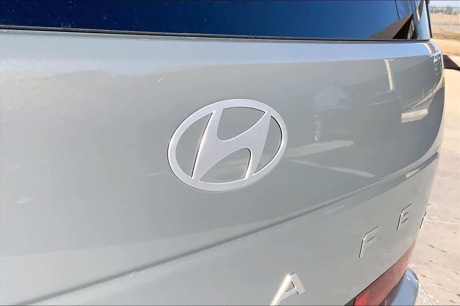 New 2026 Hyundai Santa Fe SE FWD image 15