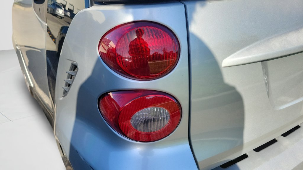 Used 2009 smart fortwo passion RWD image 10