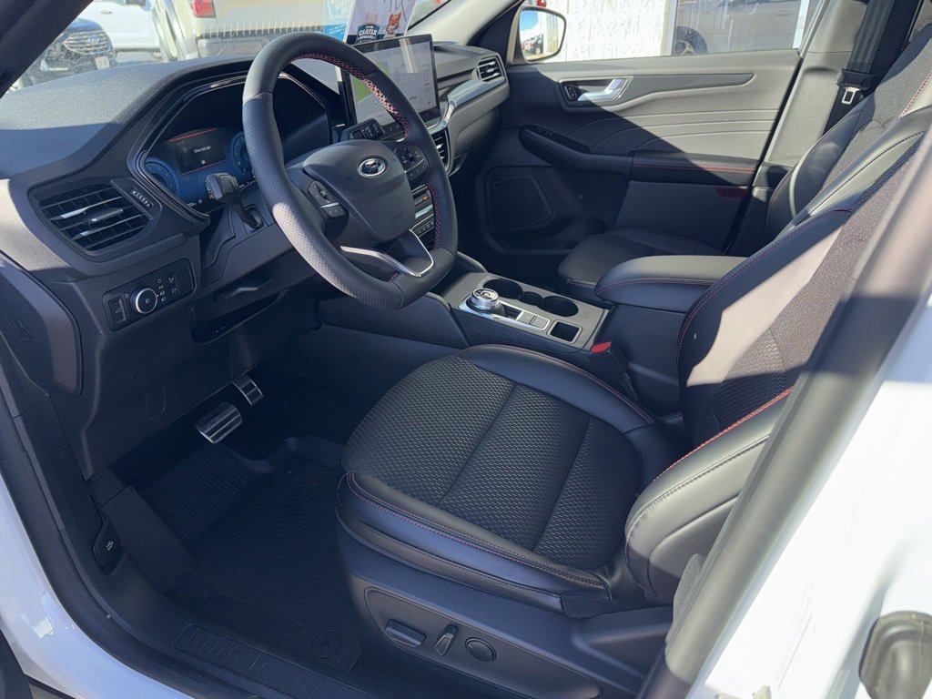 Used 2024 Ford Escape ST-Line Select w/ Tech Pack #2 image 10