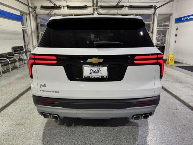 Used 2025 Chevrolet Traverse LT image 10