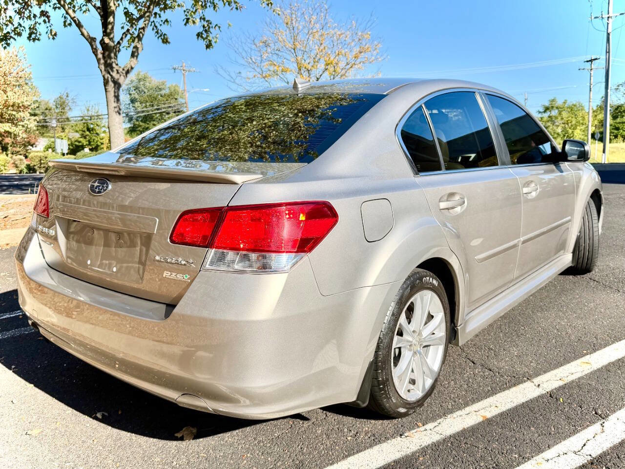 Used 2014 Subaru Legacy 2.5i Limited w/ Moonroof Package image 8