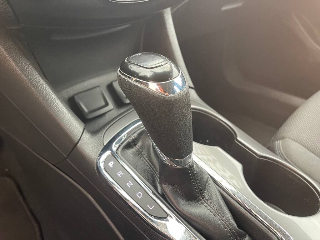 Used 2016 Chevrolet Cruze LT FWD image 12