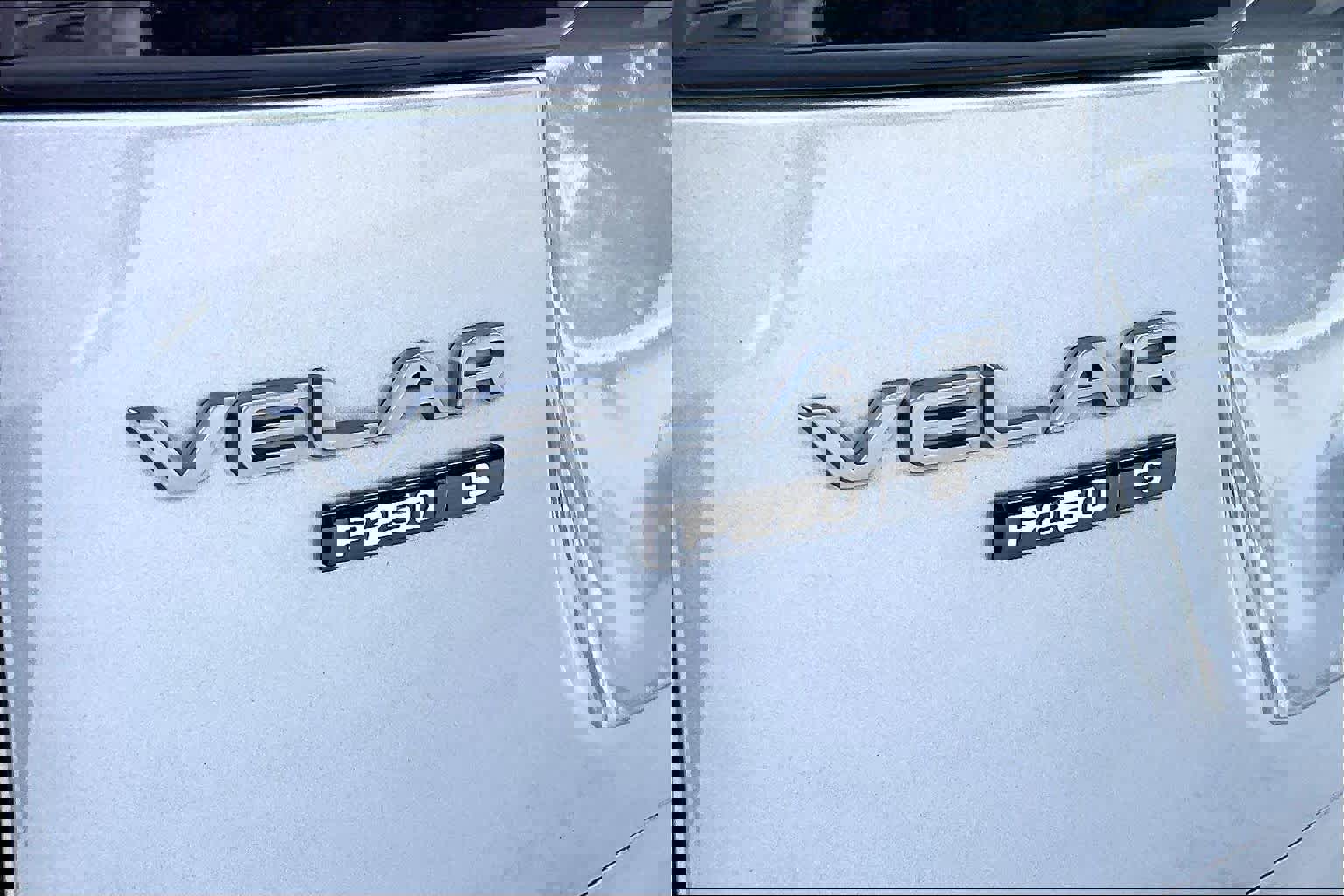 Used 2020 Land Rover Range Rover Velar R-Dynamic S image 31