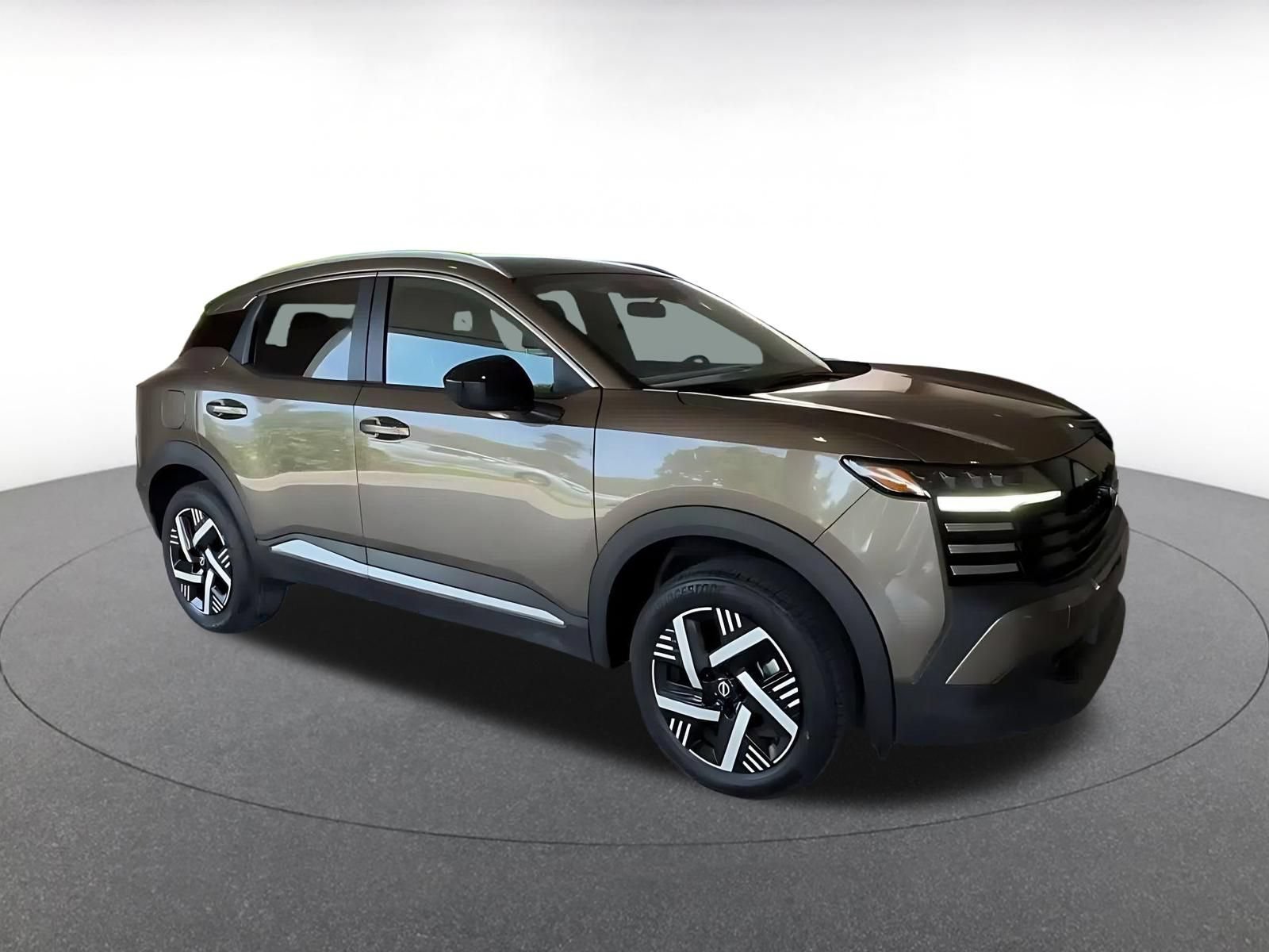 Used 2026 Nissan Kicks SV w/ Cold Weather Package FWD video 2