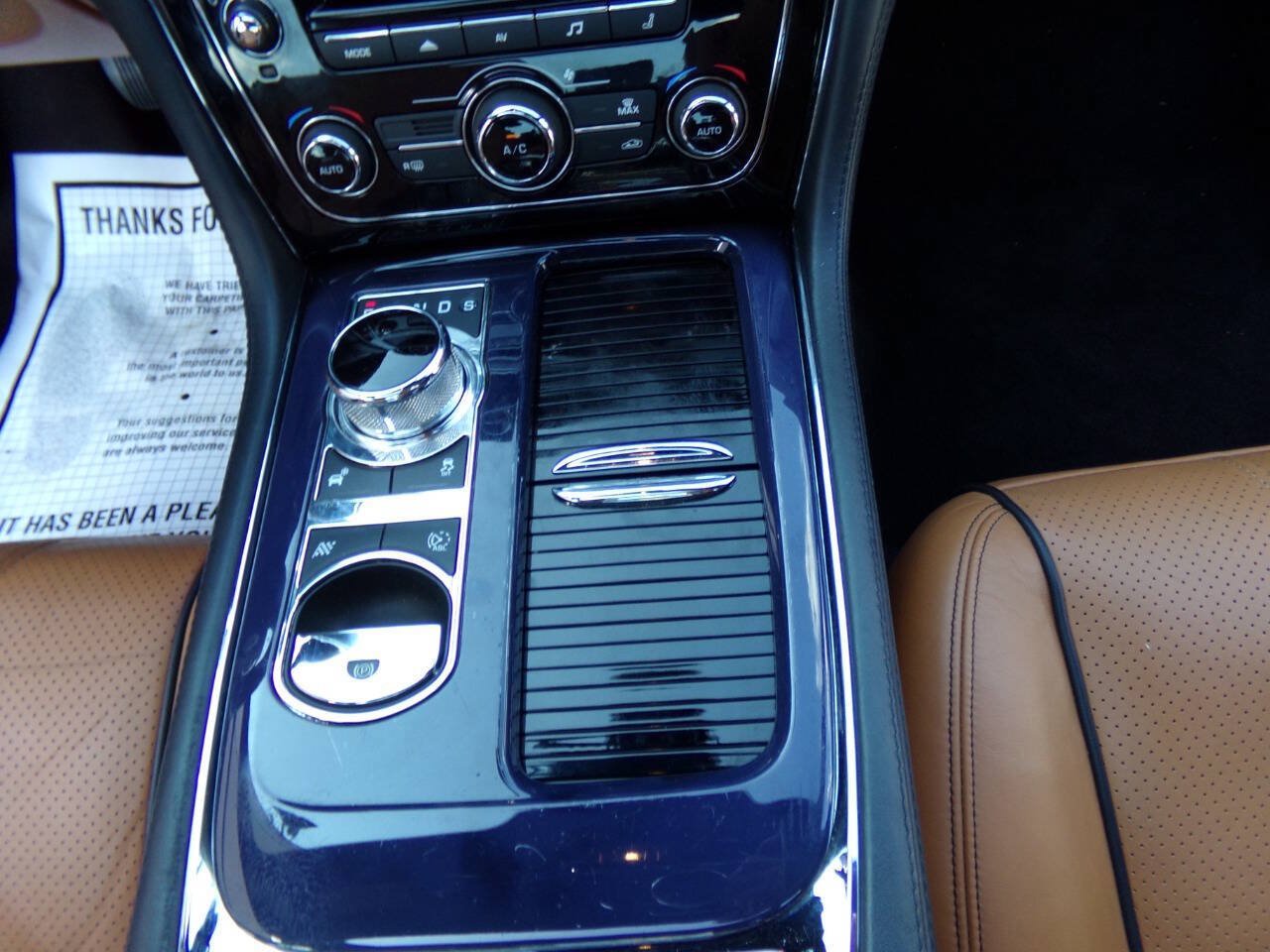 Used 2013 Jaguar XJ AWD image 36