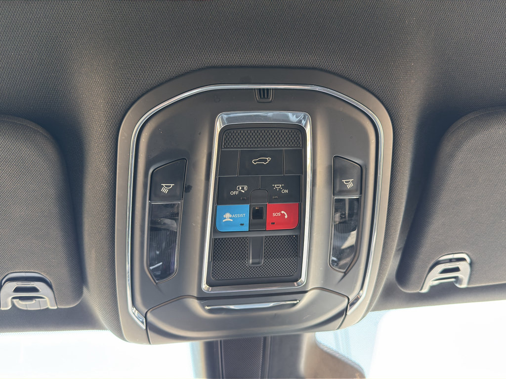 Used 2024 Jeep Wagoneer L Series II w/ Flexible Seating Group RWD image 37