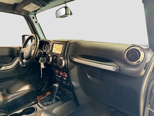 Used 2017 Jeep Wrangler Unlimited Rubicon w/ Connectivity Group image 27