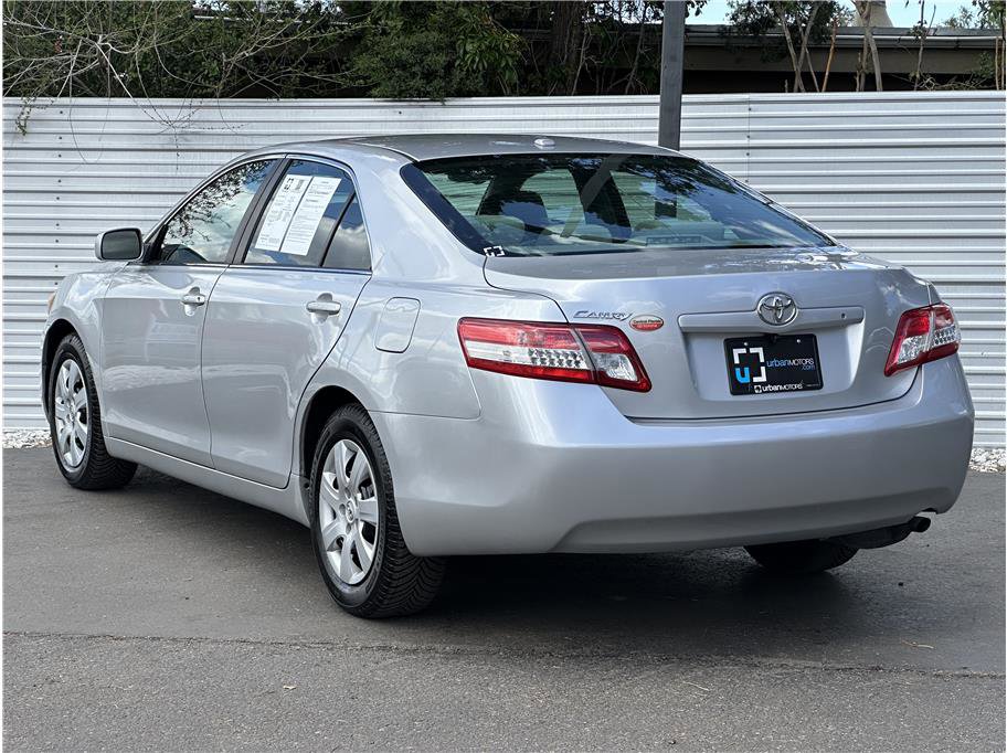Used 2011 Toyota Camry FWD image 3