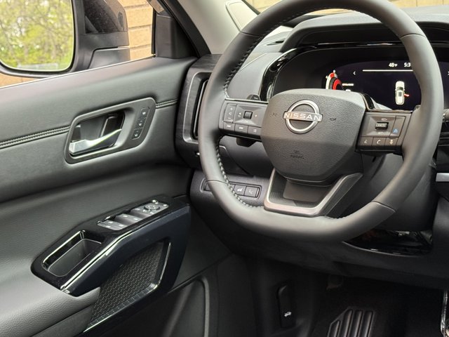 New 2026 Nissan Pathfinder Platinum AWD/4WD image 16