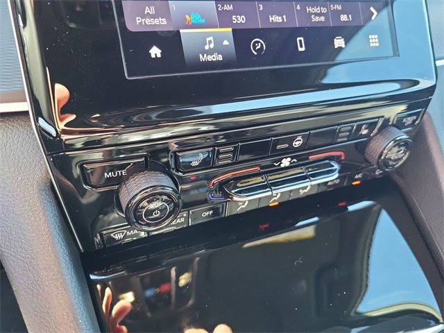 New 2025 Jeep Grand Cherokee L Laredo image 17