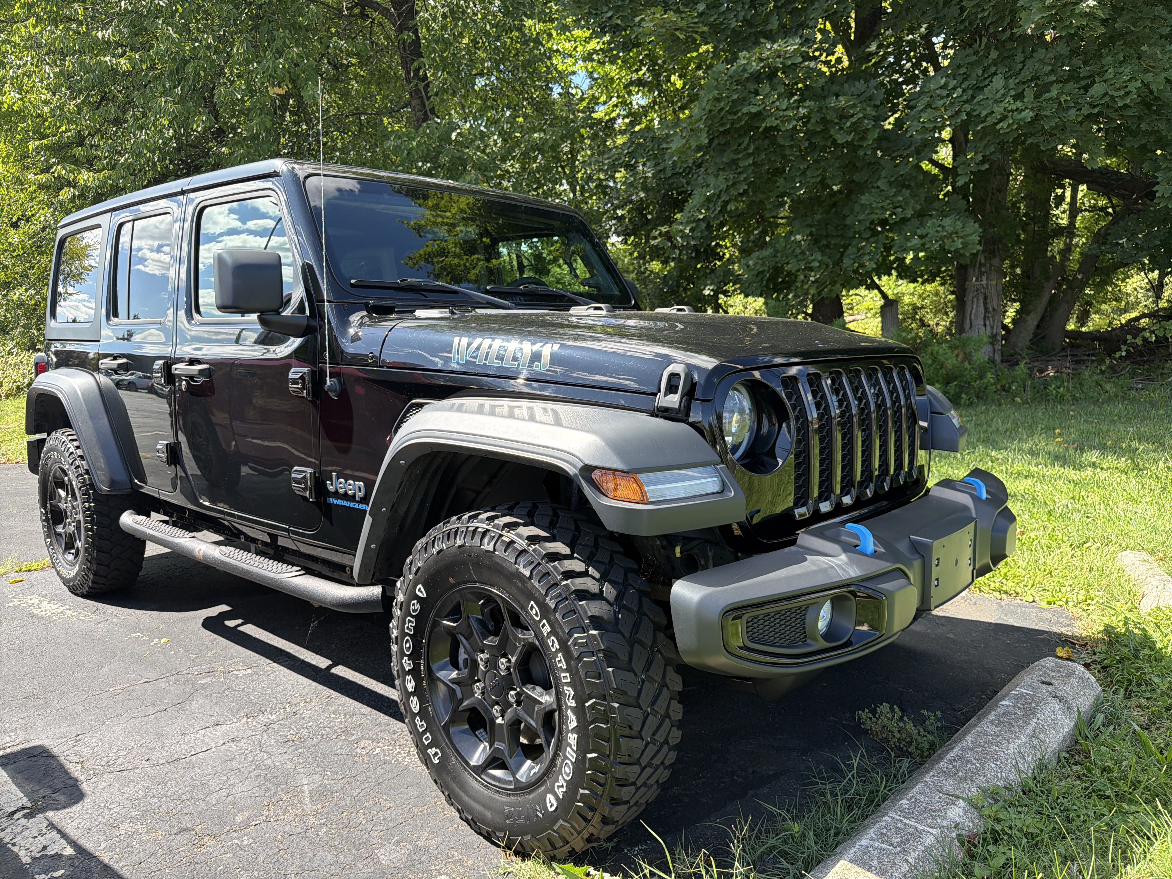 Used 2023 Jeep Wrangler Unlimited w/ Cold Weather Group AWD/4WD video 1
