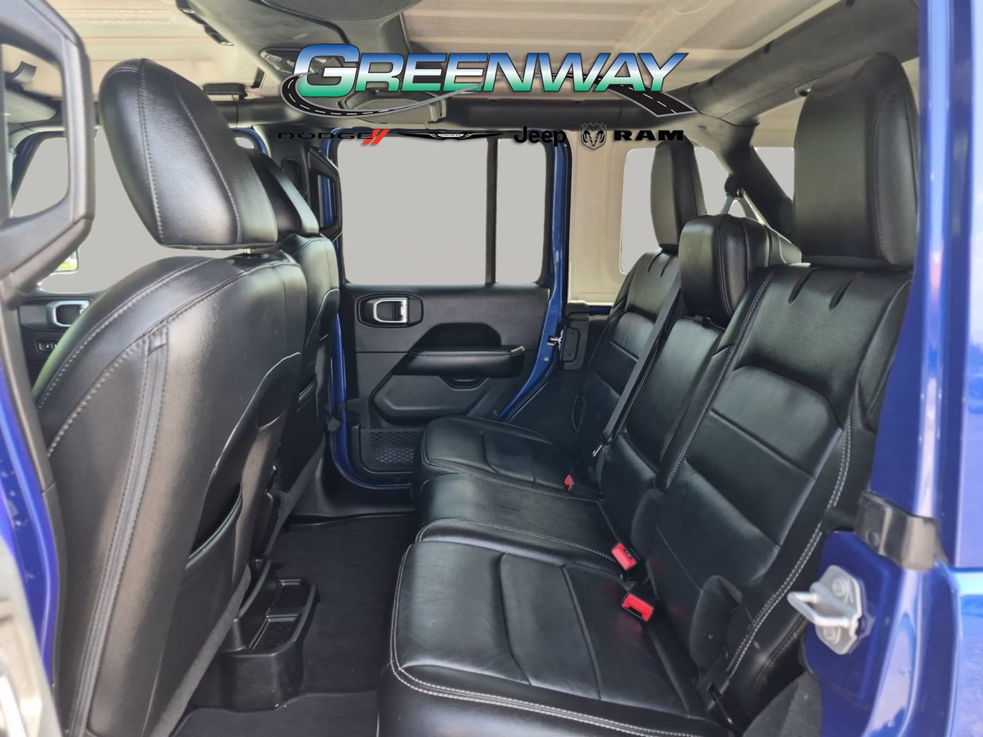 Used 2018 Jeep Wrangler Unlimited Sahara AWD/4WD image 12