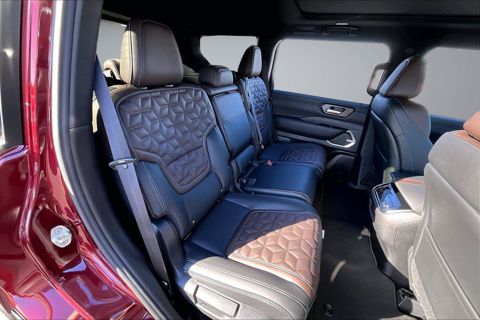 New 2026 Nissan Armada Platinum AWD/4WD image 11