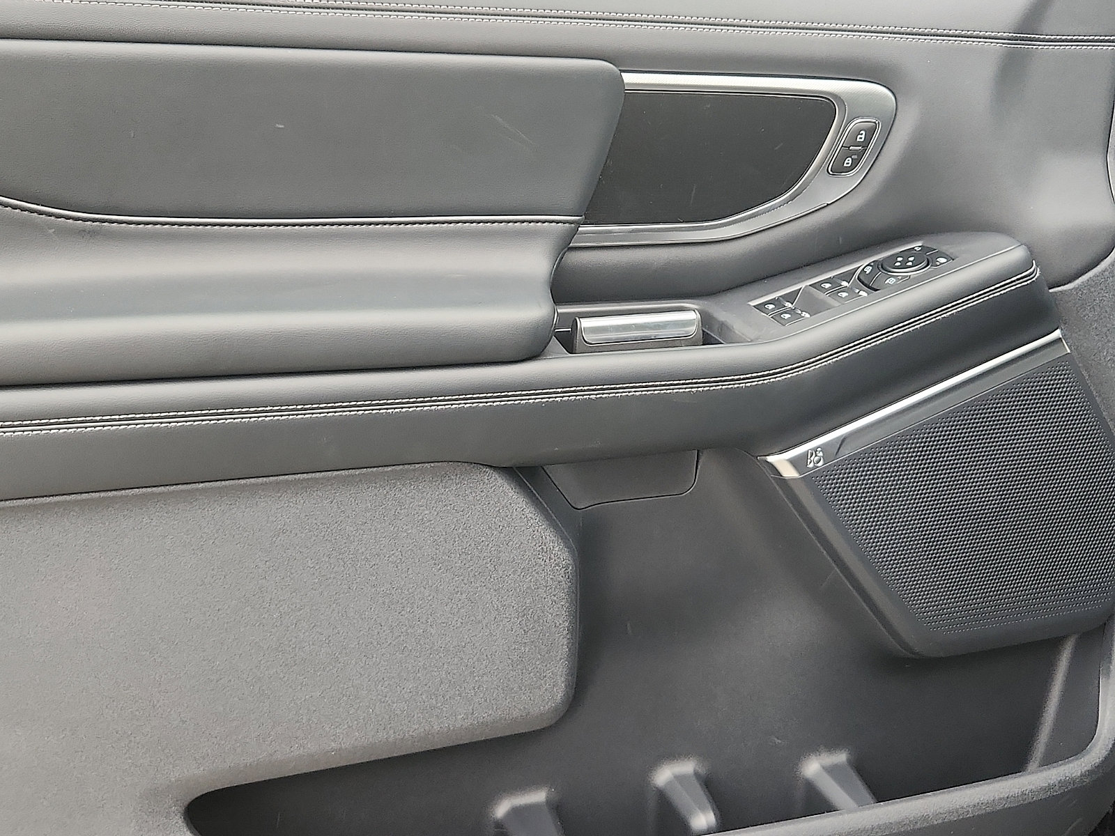 New 2026 Ford Expedition Platinum AWD/4WD image 9
