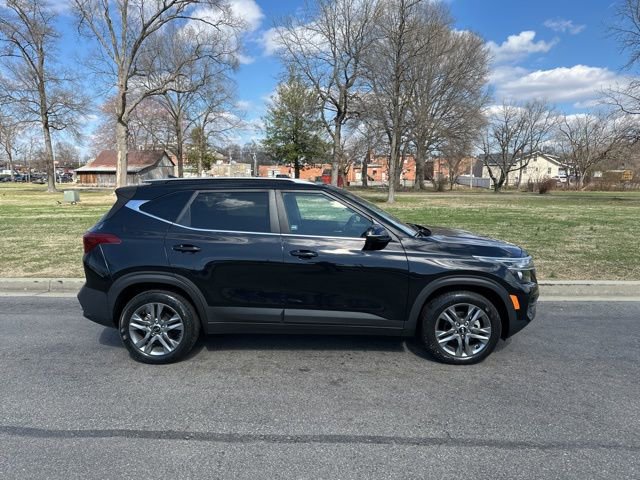 Certified 2021 Kia Seltos S image 29