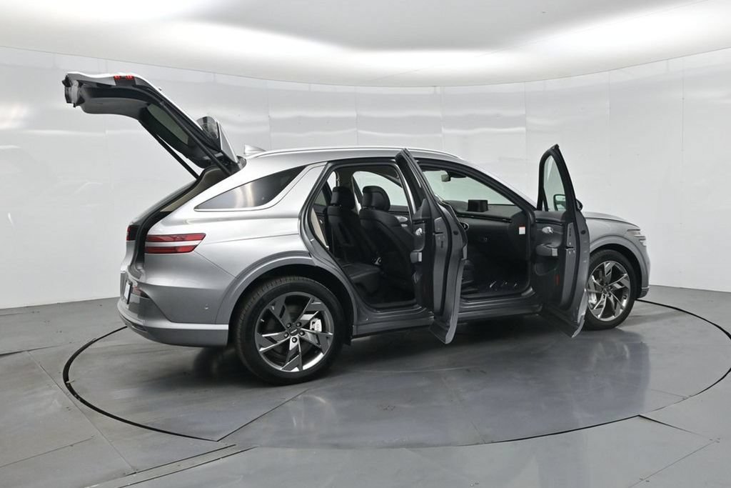 Used 2025 Genesis Electrified GV70 w/ Prestige Package AWD/4WD image 4